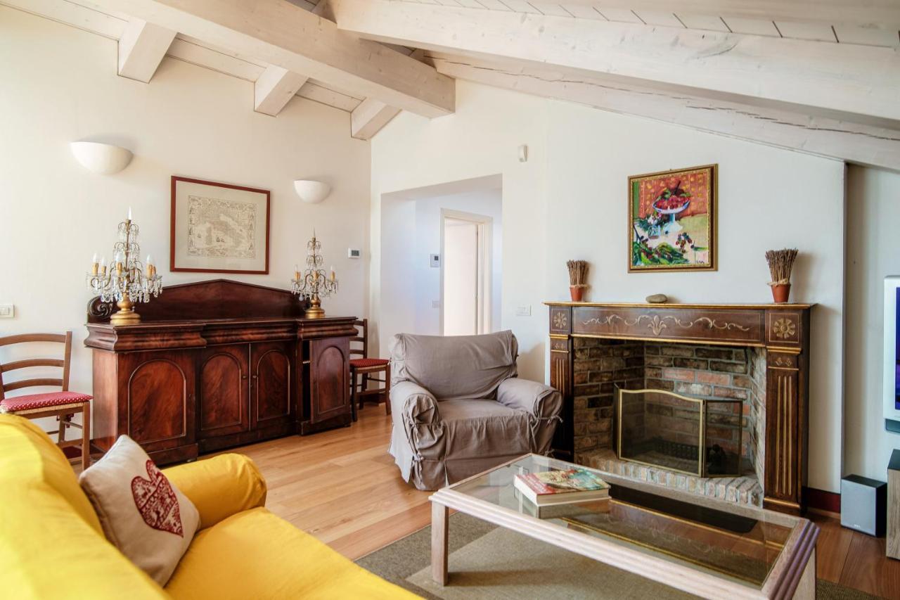 Castello Di Brusata Apartment By Quokka 360 - Romantic Flat With Pool Mendrisio Luaran gambar